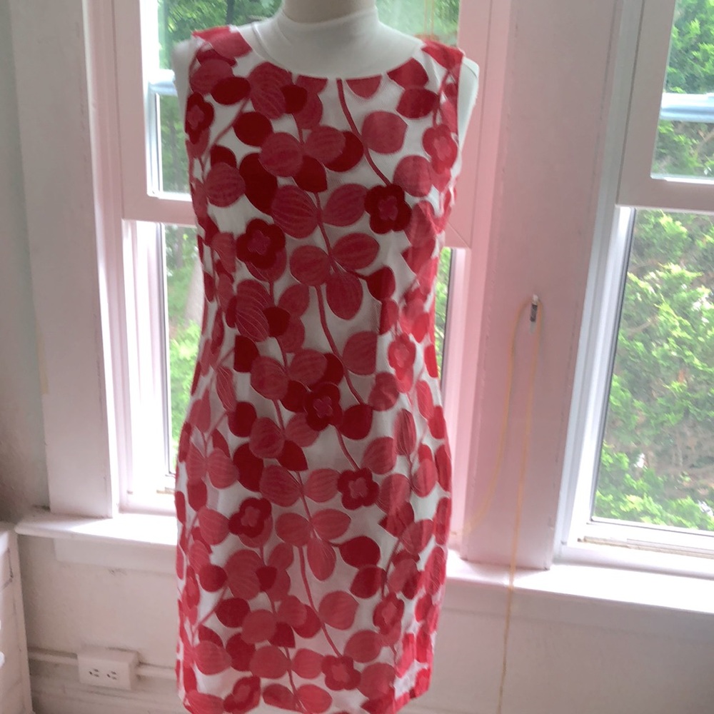 Cute Talbots  Shift with Floral Pattern and Back Bow Detail size 14